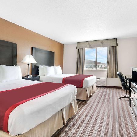 Days Inn & Suites By Wyndham Dallas Exteriör bild