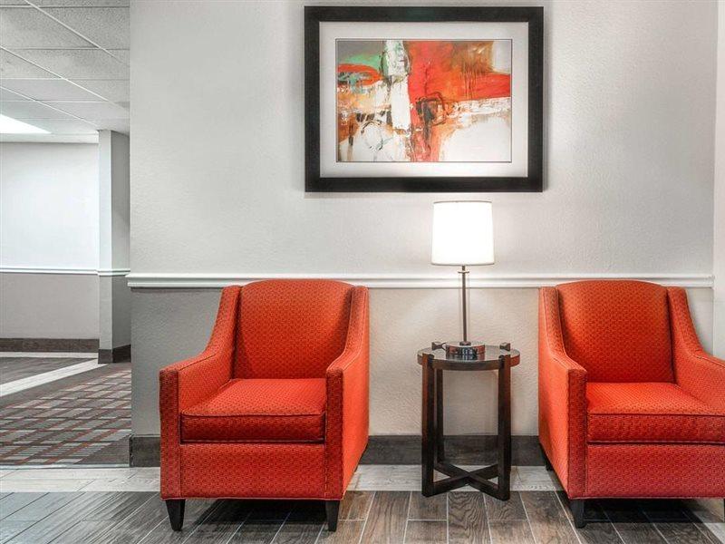 Days Inn & Suites By Wyndham Dallas Exteriör bild