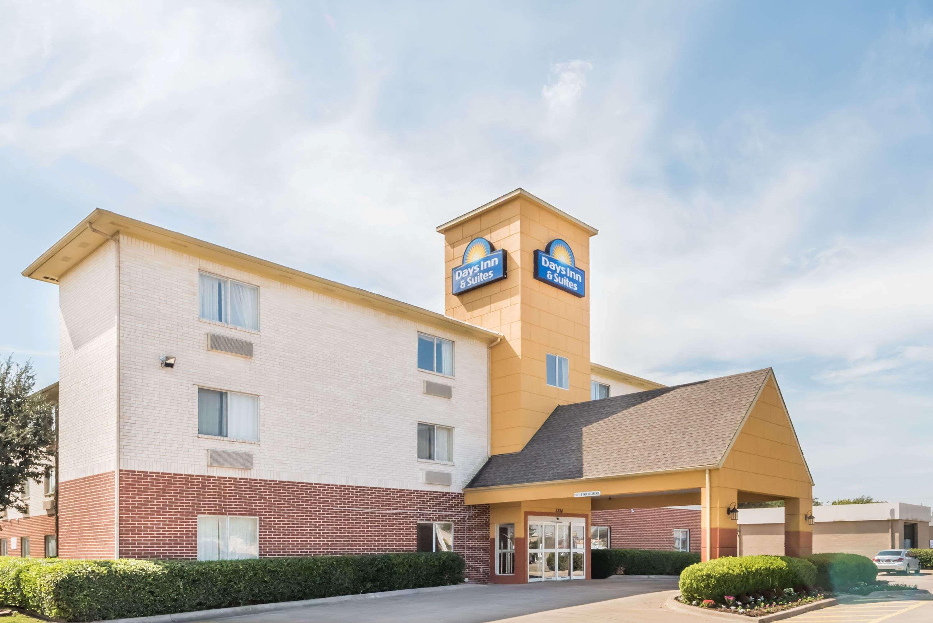 Days Inn & Suites By Wyndham Dallas Exteriör bild